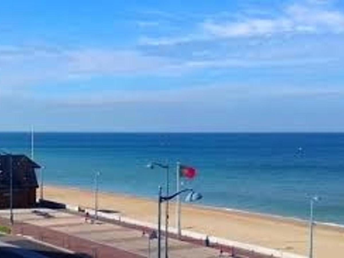 Appartement En Front De Mer A Villers-Sur-Mer Face Au Casino, 2P Tout Equipe Avec Parking Privatif - Fr-1-712-14 Buitenkant foto